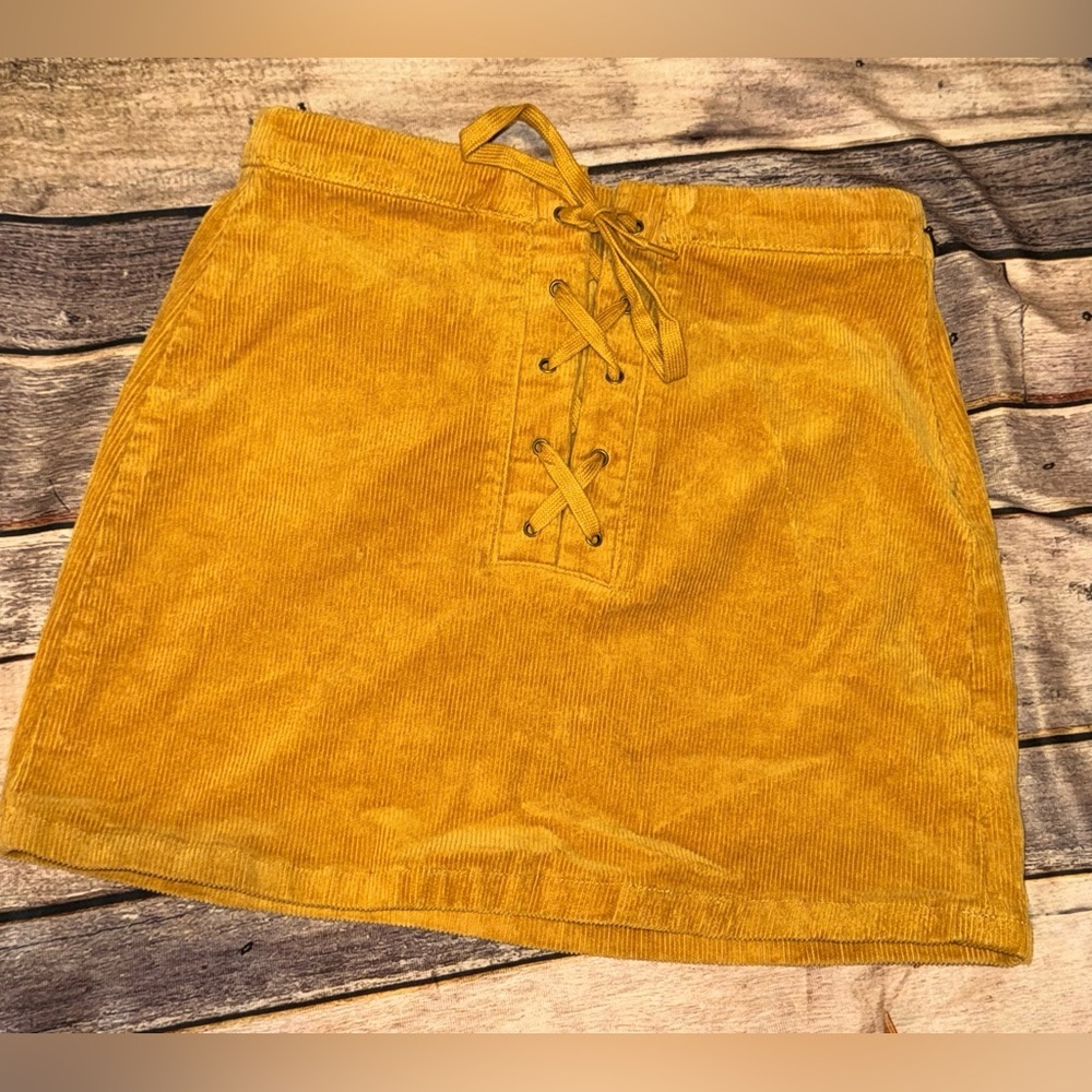 Kohl's So Mustard Corduroy High Rise Mini Skirt Sz 3 - NWT